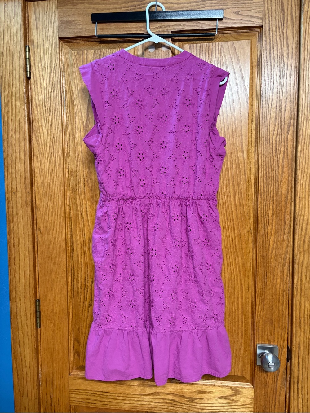 Draper James Magenta Eyelet V‑Neck Midi Dress - Picture 4 of 4